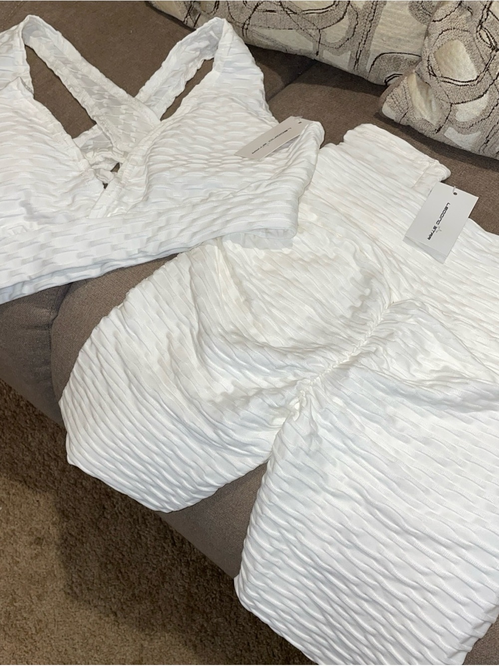 Textured White V-Neck Crop Top XL leggings S/M set activewear
